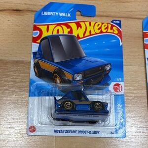 3 Blue Nissan Skyline 2000GT-R LBWK Hotwheels